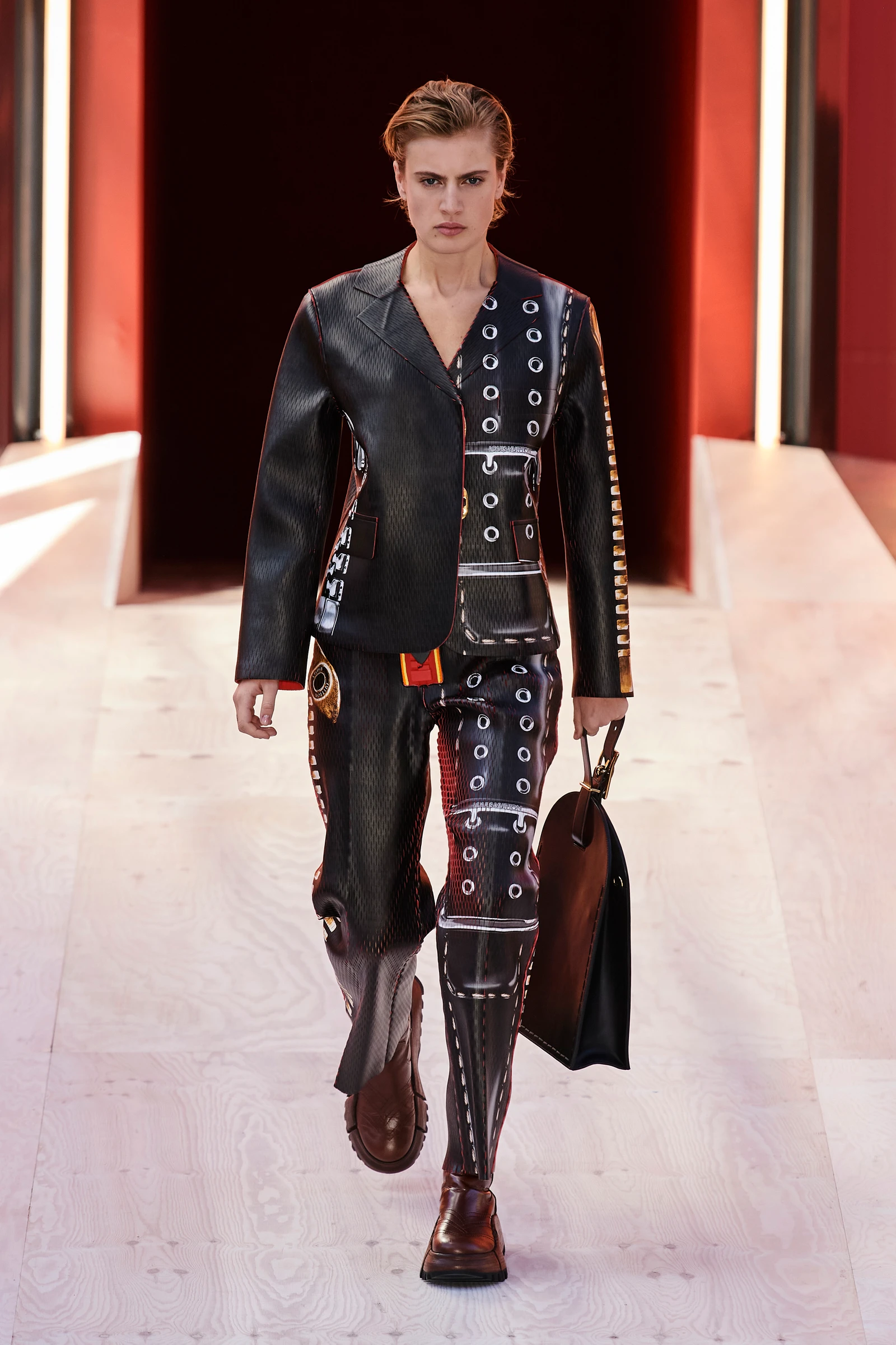 1664962701890-vuitton-s23-006