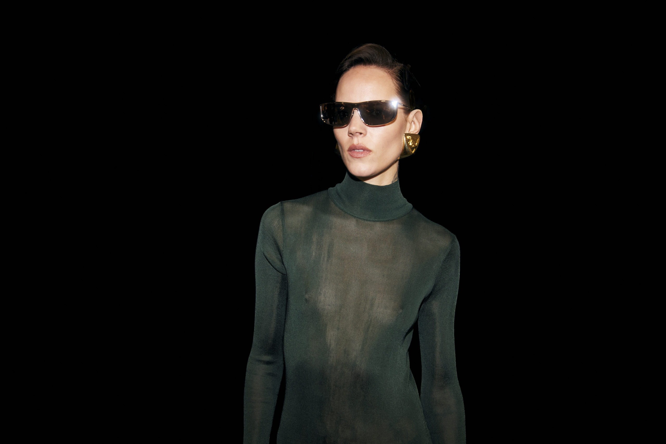 SAINT-LAURENT_SUMMER23_BACKSTAGE_02_09_HR-scaled