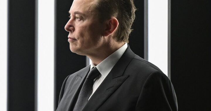 https __hypebeast.com_image_2022_10_Elon-Musk-Announces-He-Finally-Bought-Twitter-1