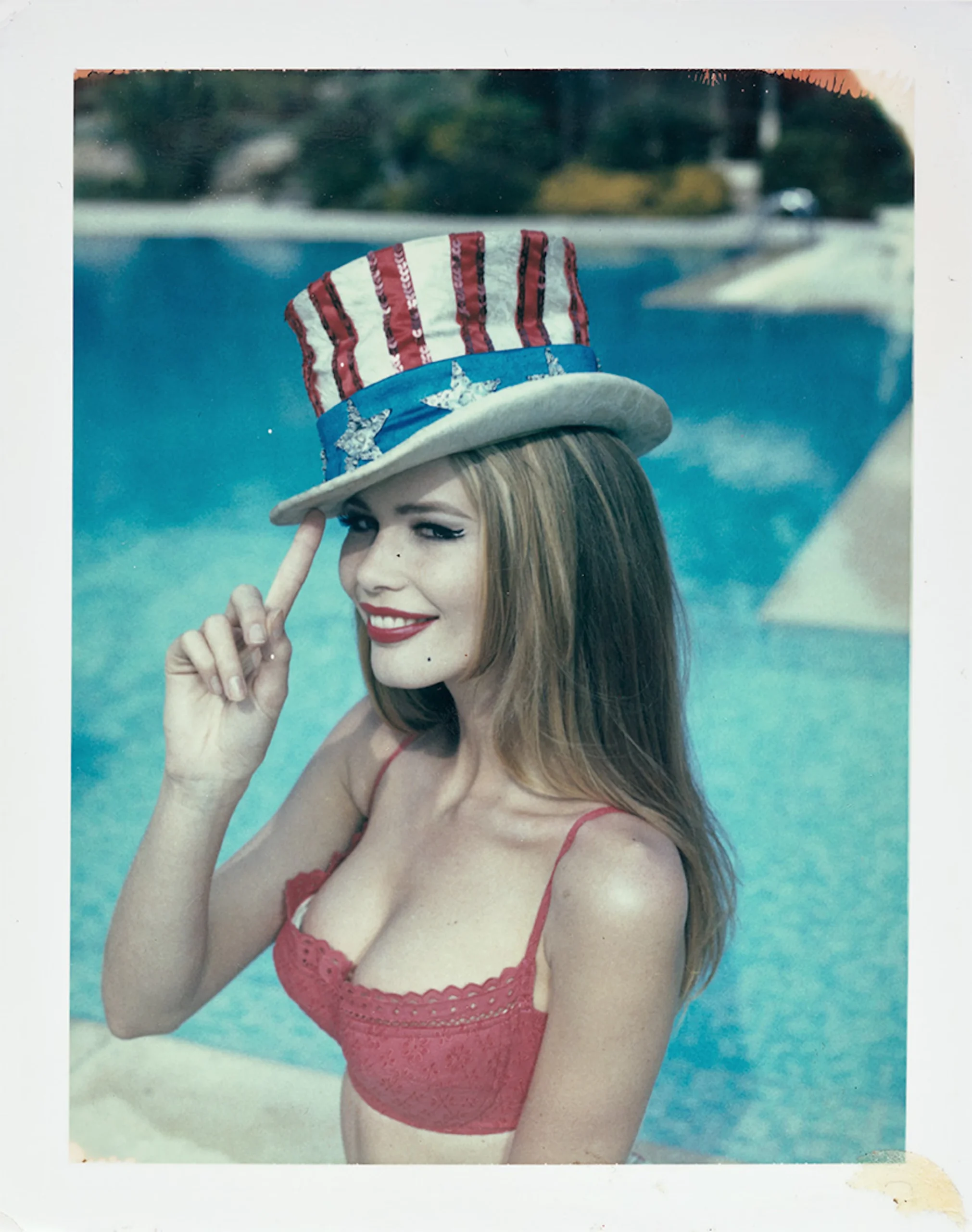 1667919666848-miss-america-claudia-schiffer-saint-tropez-1994-copy
